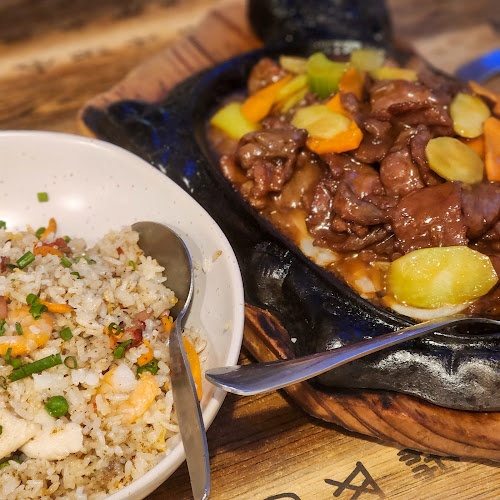 Shop 4/6 Pine Tree Ln, Terrigal NSW 2260