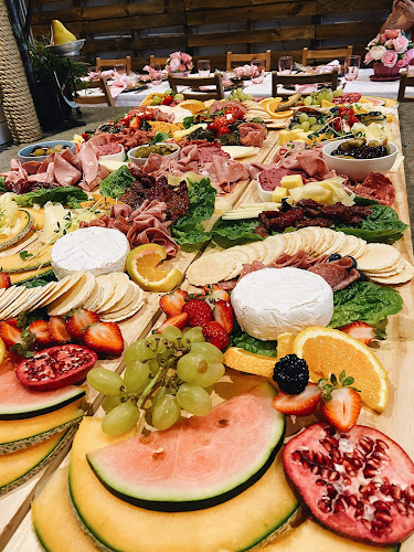 Deli & Dine - Hospitality and gastronomy