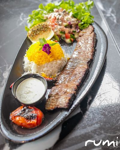 8/90 Surf Parade, Broadbeach QLD 4218