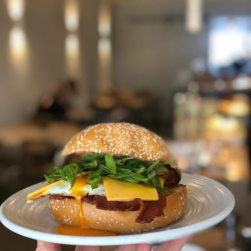 Opinii despre Stones Throw Cafe în Melbourne - Hospitality and gastronomy