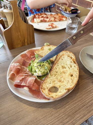 159-161 James St, Guildford WA 6055