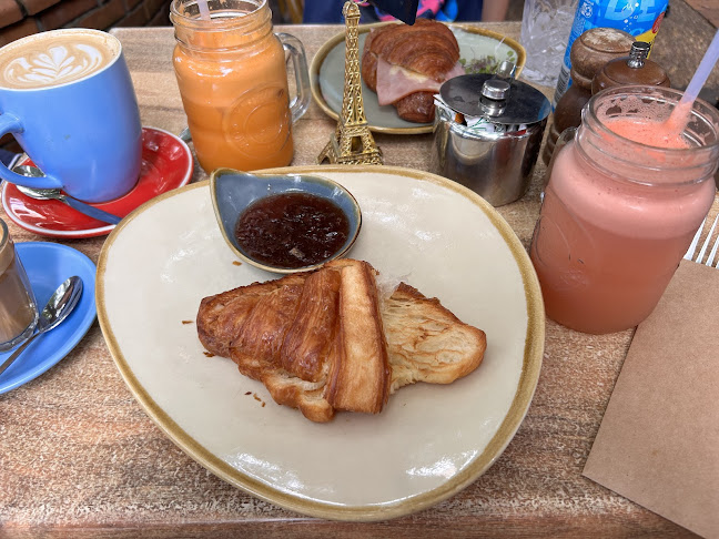 Le Jardin Cafe Restaurant - Hospitality and gastronomy