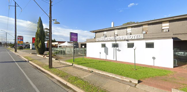 Challa Gardens Hotel - Hospitality and gastronomy