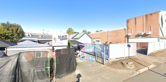 Hank's Fried Chicken