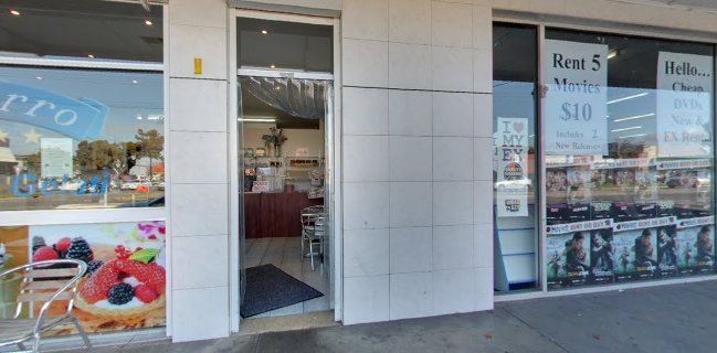 Azzuro Cakes and Gelati