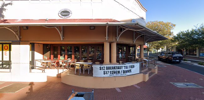 Henrys Cafe Brasserie