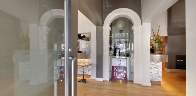 Queen's Head Hotel - Hospitality and gastronomy