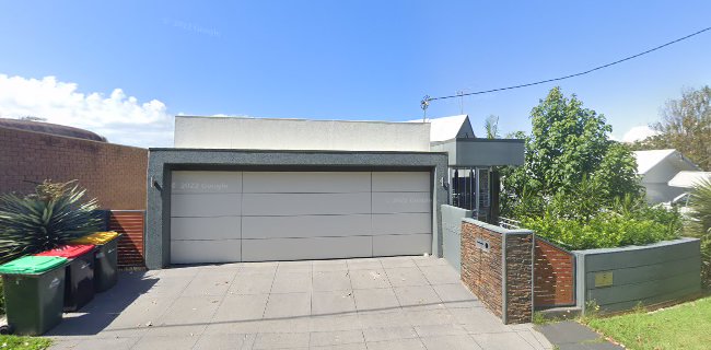 WALLACE WINE CO PTY LTD