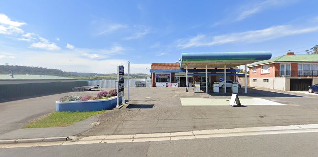 Whites Takeaway & Fuel