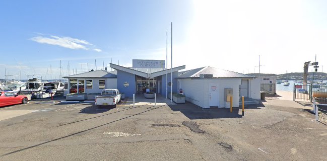 Crusoe's on the Lake