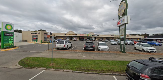 Shop 5/130 High St, Woodend VIC 3442