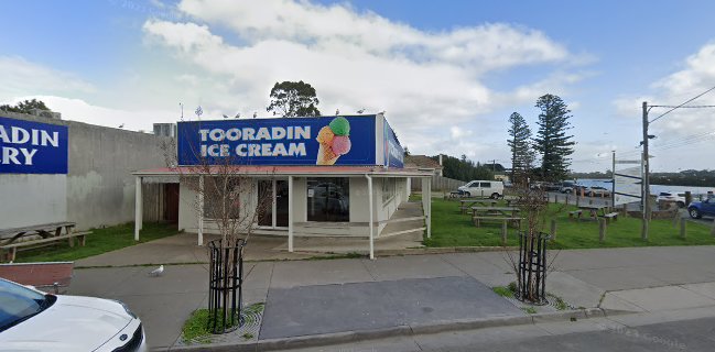 Tooradin Icecream Shop - Melbourne